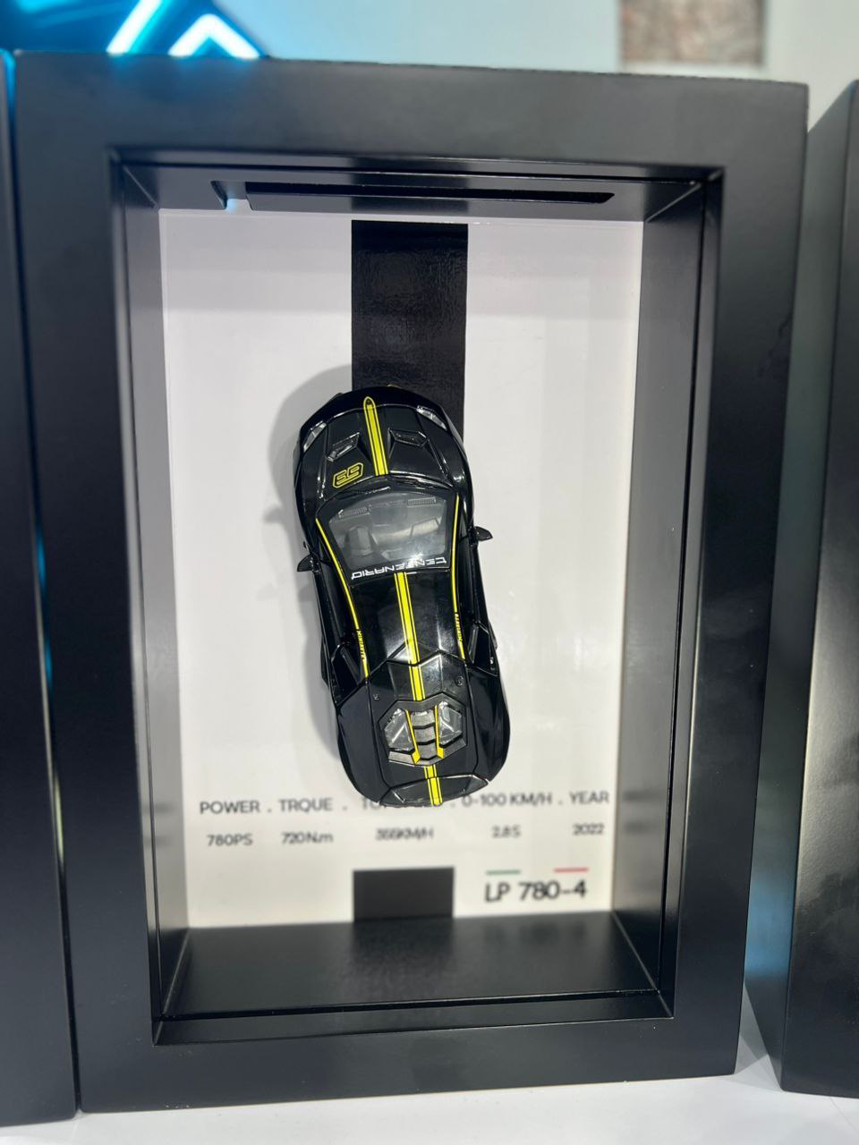 تابلو طرح (لامبورگینی اونتادور مشکی)